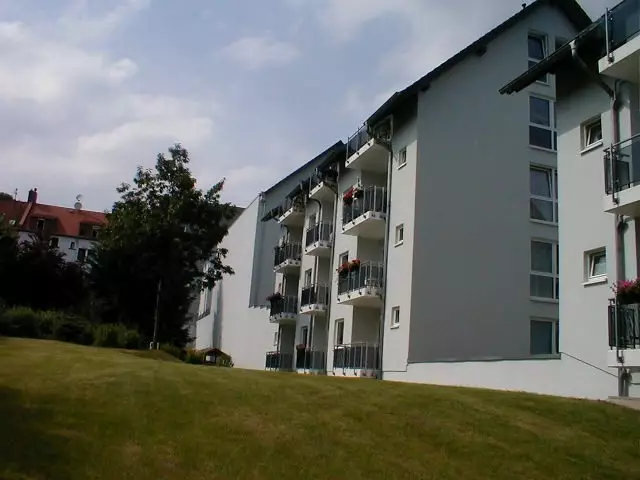 Maisonette mit Balkon & Tiefgarage in Saar